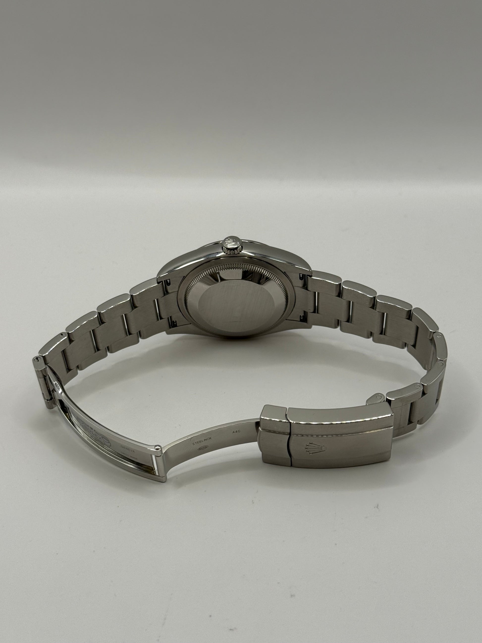 Rolex Oyster Perpetual  126000 2025 36mm montre de luxe vue 3