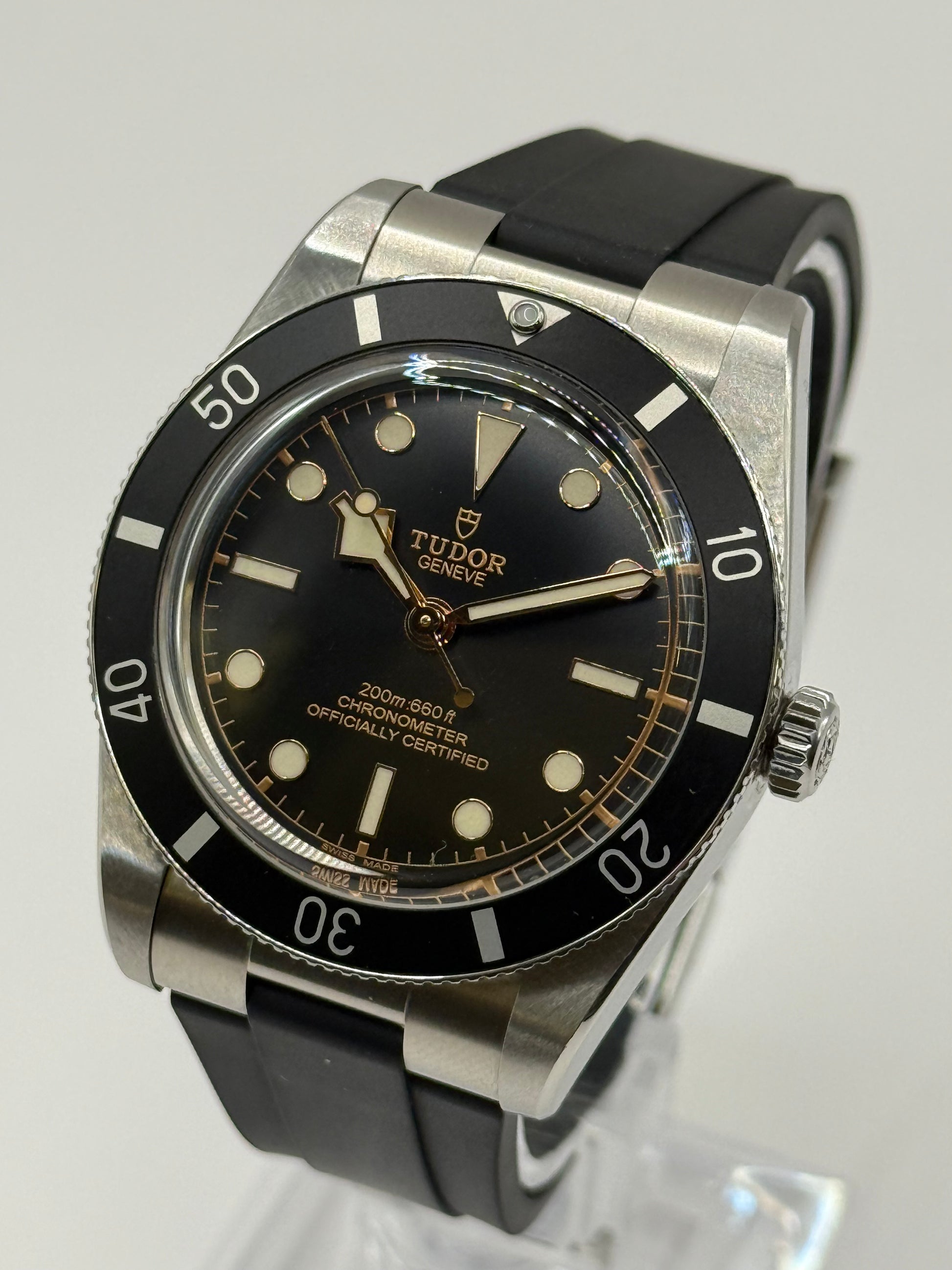 Tudor Black Bay 54 79000N 2023 37mm montre de luxe vue 2