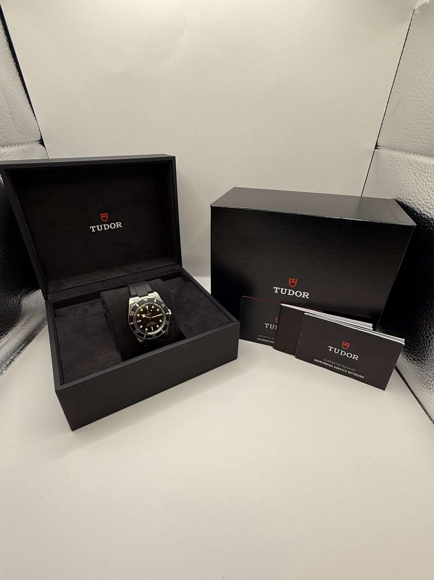Tudor Black Bay 54 79000N 2023 37mm montre de luxe vue 7
