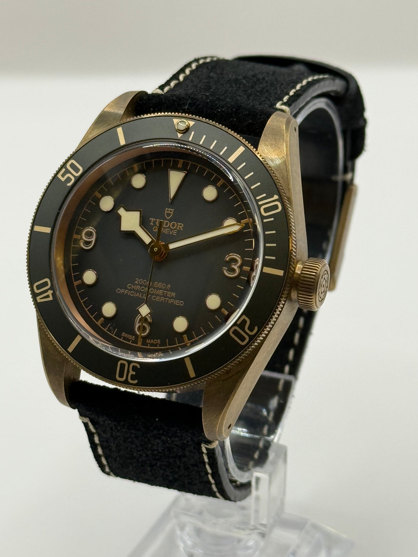Tudor Black Bay Bronze 79250BA 2024 43mm montre de luxe vue 2