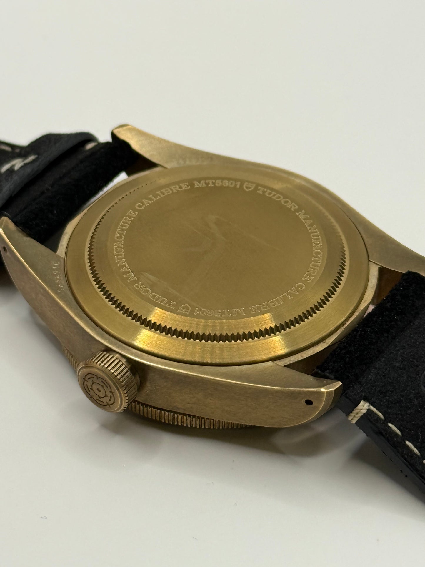 Tudor Black Bay Bronze 79250BA 2024 43mm montre de luxe vue 4